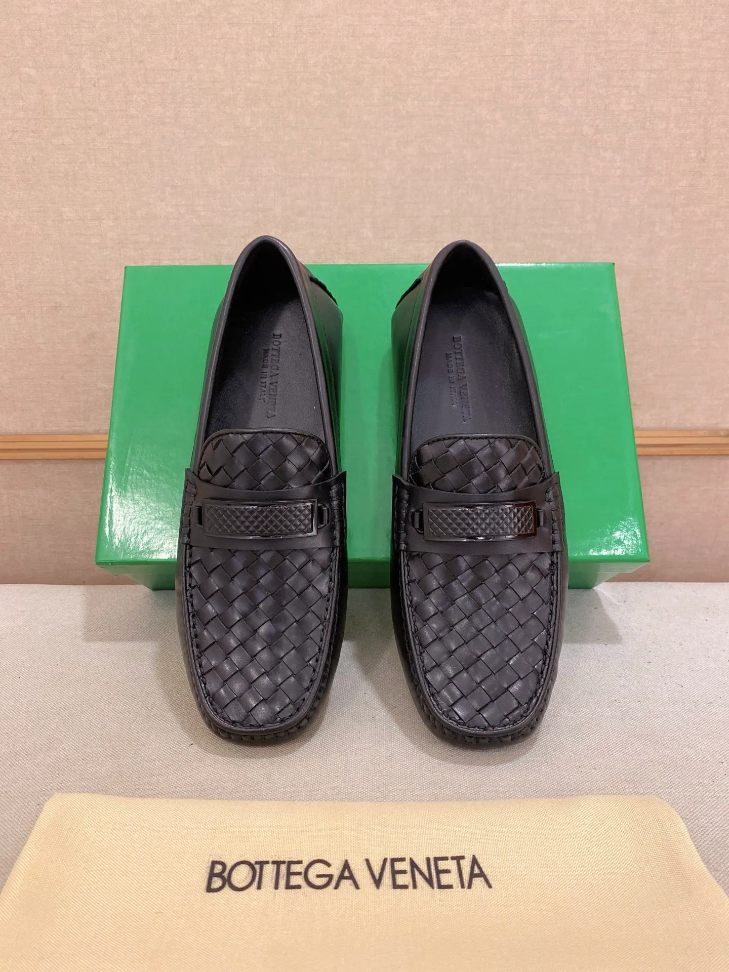 Men's shoes 💰 400💰 (Niu Li + Niu Pad) [BV] latest hot style‼ ️Casual men's shoes, uppers imported first-layer cowhide ➕Full imported cowhide lining✔️Exquisite workmanship, excellent foot feel, special rubber soles✔️, cool and fashionable, the latest fashion, fashionable outsole, hurry up. Code number: 38-44 (can be customized to 37.45, non-refundable)